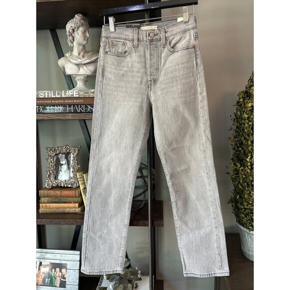 Levi's High Rise Wedgie Straight Leg Jeans Top of the Hill Womens Size 26x28 - Picture 4 of 9